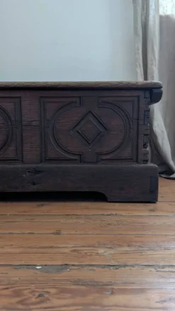 Coffre en bois