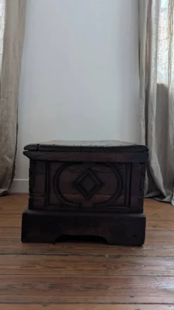 Coffre en bois