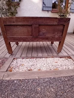 Coffre en bois (Maie)