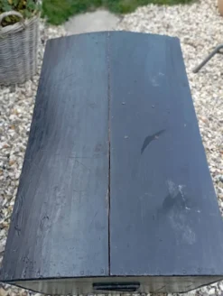 Coffre en bois peint