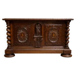 Coffre en bois sculpté à colonnes torsadées de style Renaissance