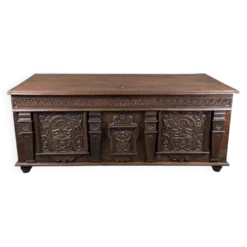 Coffre en bois sculpté, style Renaissance, XIXe siècle