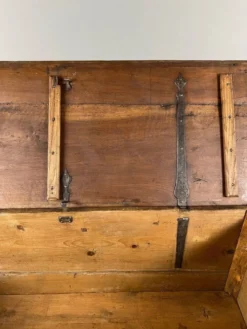 Coffre en bois sculpté, style Renaissance, XIXe siècle
