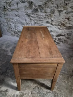 Coffre à farine français ancien en chêne – Table d'appoint de ferme du XIXe siècle