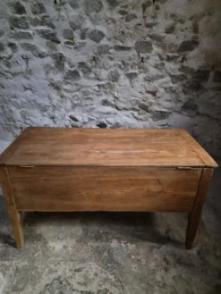 Coffre à farine français ancien en chêne – Table d'appoint de ferme du XIXe siècle