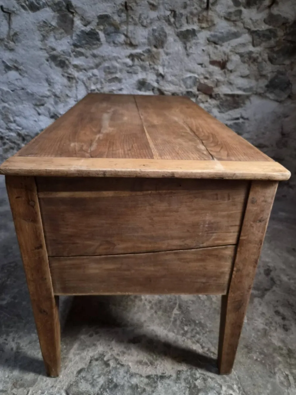 Coffre à farine français ancien en chêne – Table d'appoint de ferme du XIXe siècle