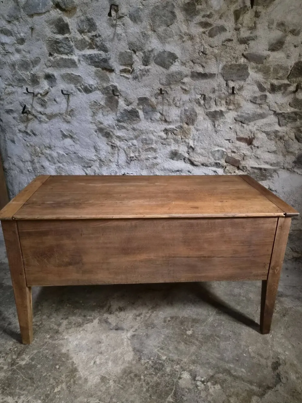 Coffre à farine français ancien en chêne – Table d'appoint de ferme du XIXe siècle