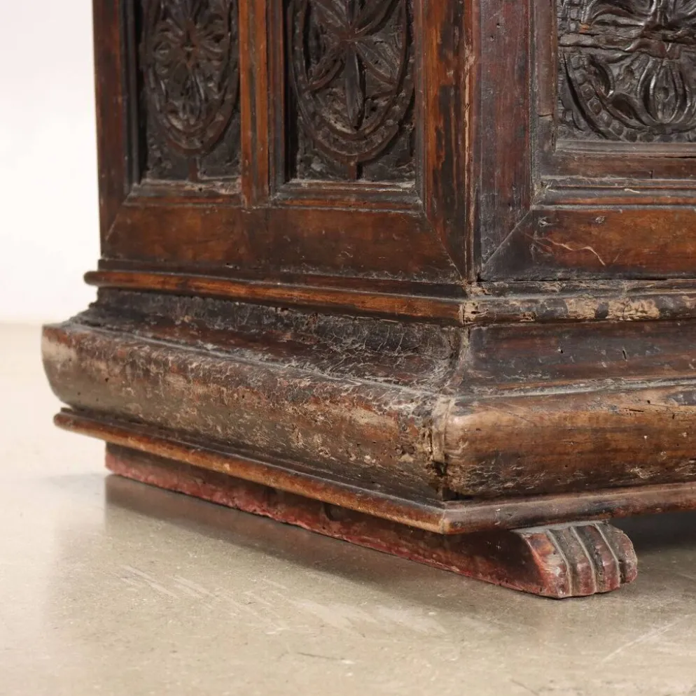 Coffre gothique ancien en sapin argenté, Italie, 16ème siècle