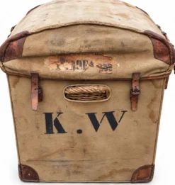 Coffre malle en rotin osier Militaria, Militaire Français Collection