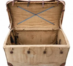 Coffre malle en rotin osier Militaria, Militaire Français Collection
