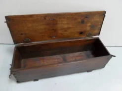 Coffre militaire en bois vintage