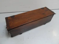 Coffre militaire en bois vintage