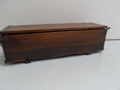 Coffre militaire en bois vintage
