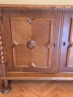 Coffre ou commode en chêne de style espagnol, début du 20e siècle