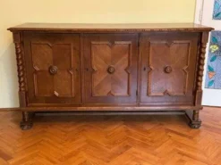 Coffre ou commode en chêne de style espagnol, début du 20e siècle