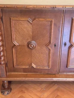 Coffre ou commode en chêne de style espagnol, début du 20e siècle