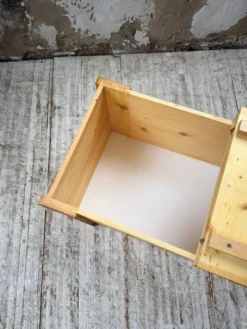 Coffre ou table basse perriand Les Arcs 1800
