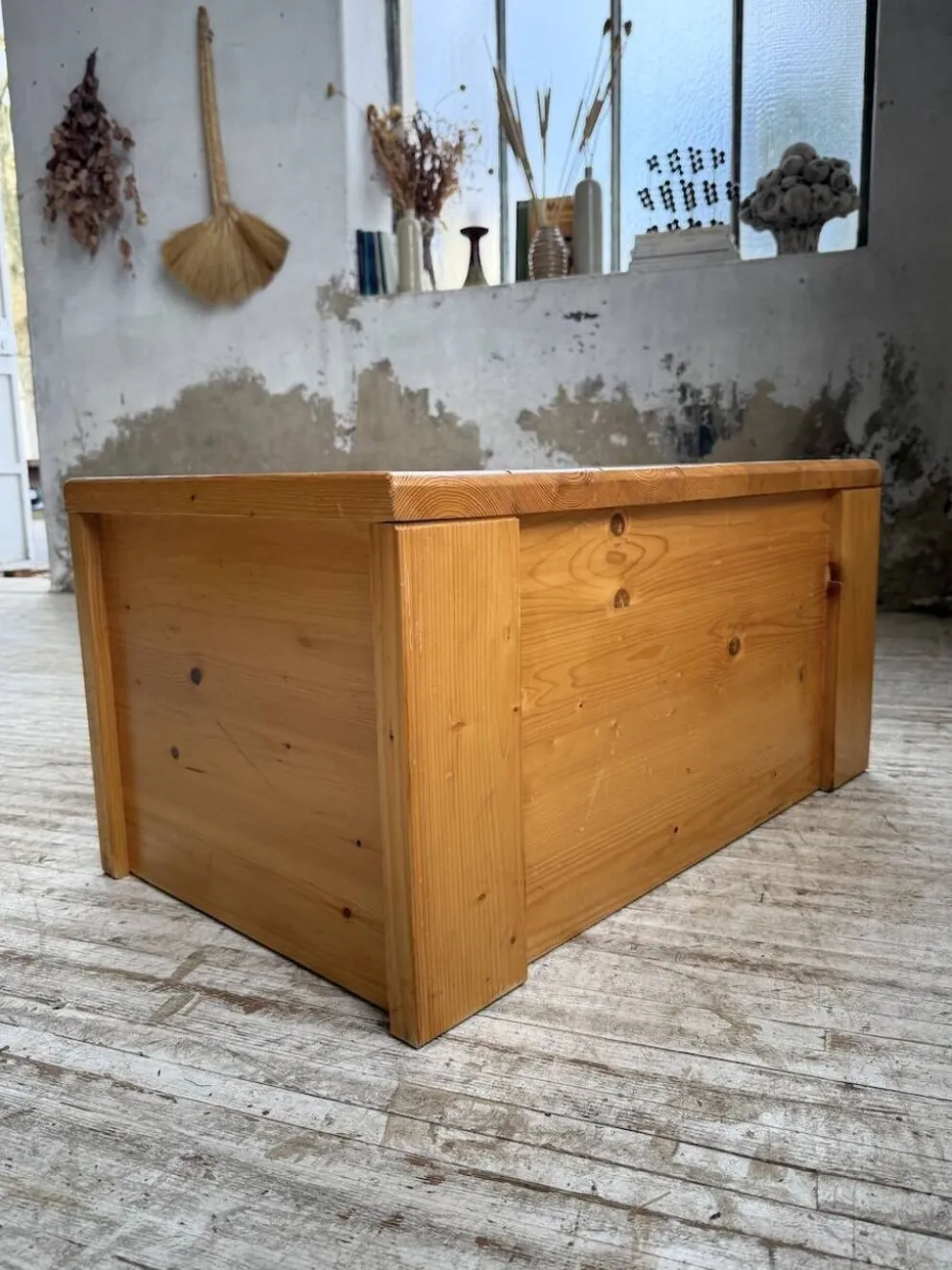 Coffre ou table basse perriand Les Arcs 1800