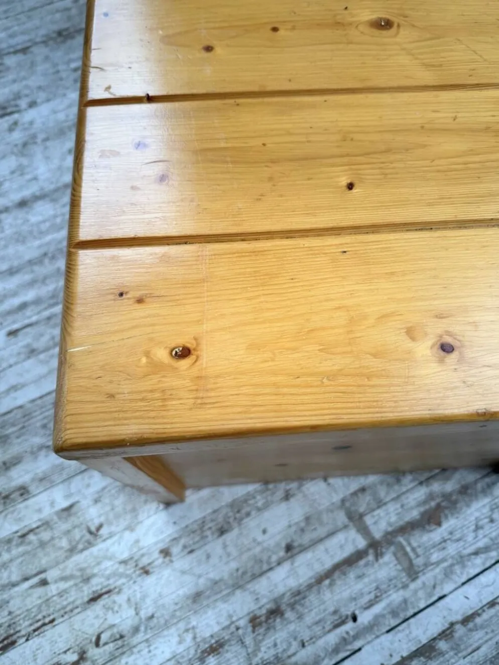 Coffre ou table basse perriand Les Arcs 1800