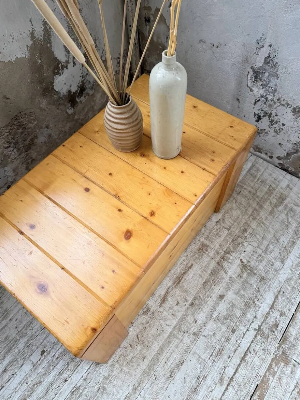 Coffre ou table basse perriand Les Arcs 1800