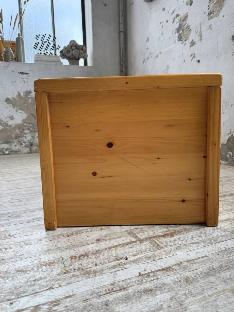 Coffre ou table basse perriand Les Arcs 1800