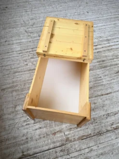 Coffre ou table basse perriand Les Arcs 1800