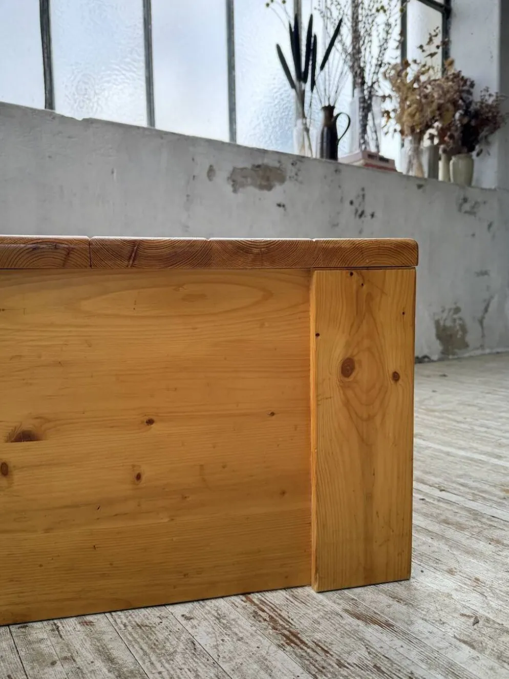 Coffre ou table basse perriand Les Arcs 1800
