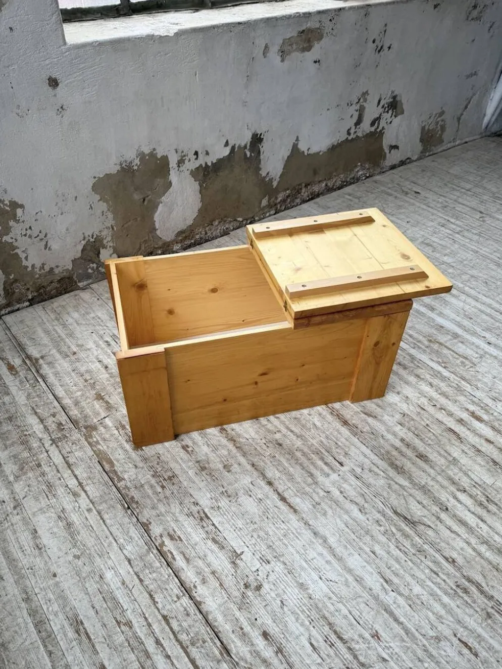 Coffre ou table basse perriand Les Arcs 1800