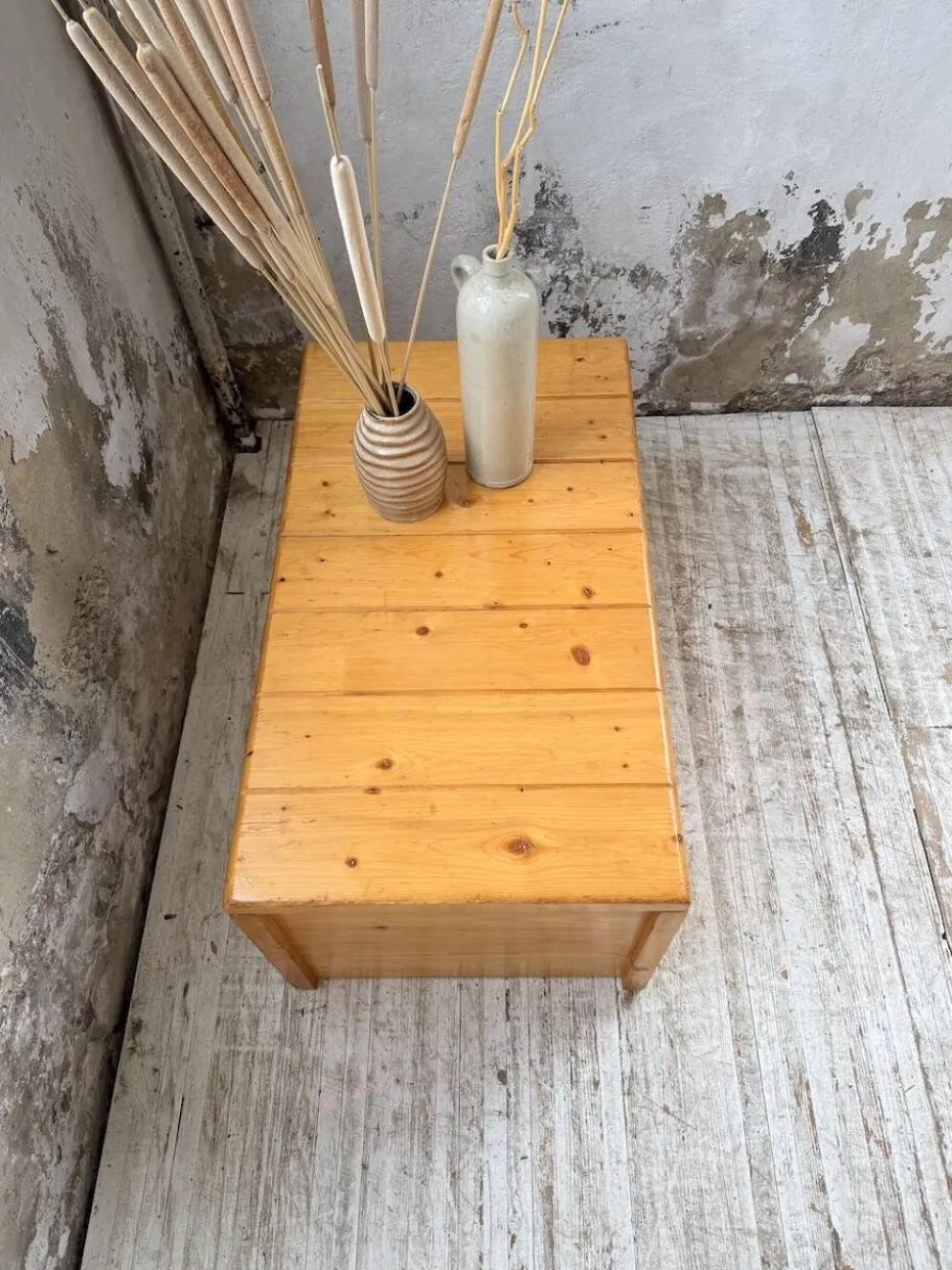 Coffre ou table basse perriand Les Arcs 1800