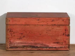 Coffre rouge ancien (c.1900) #28