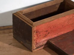 Coffre rouge ancien (c.1900) #28