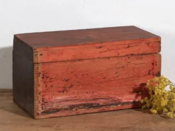 Coffre rouge ancien (c.1900) #28