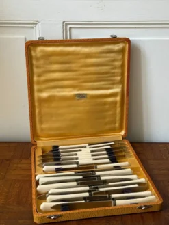 Coffret de 24 couteaux Art Déco – maison P. Prély
