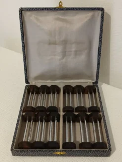 Coffret de 12 porte-couteaux Art déco