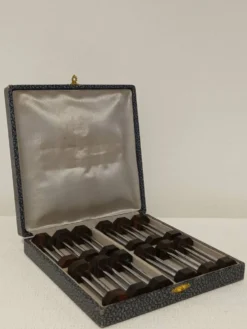 Coffret de 12 porte-couteaux Art déco