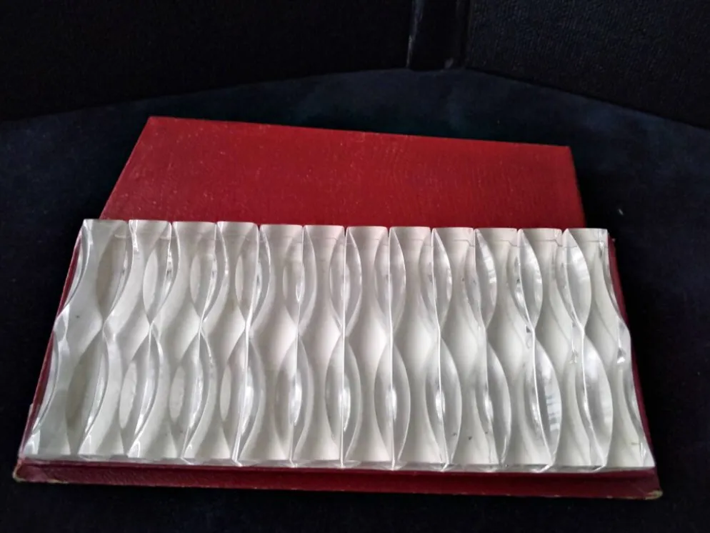 Coffret de 12 porte couteaux en Plexiglass