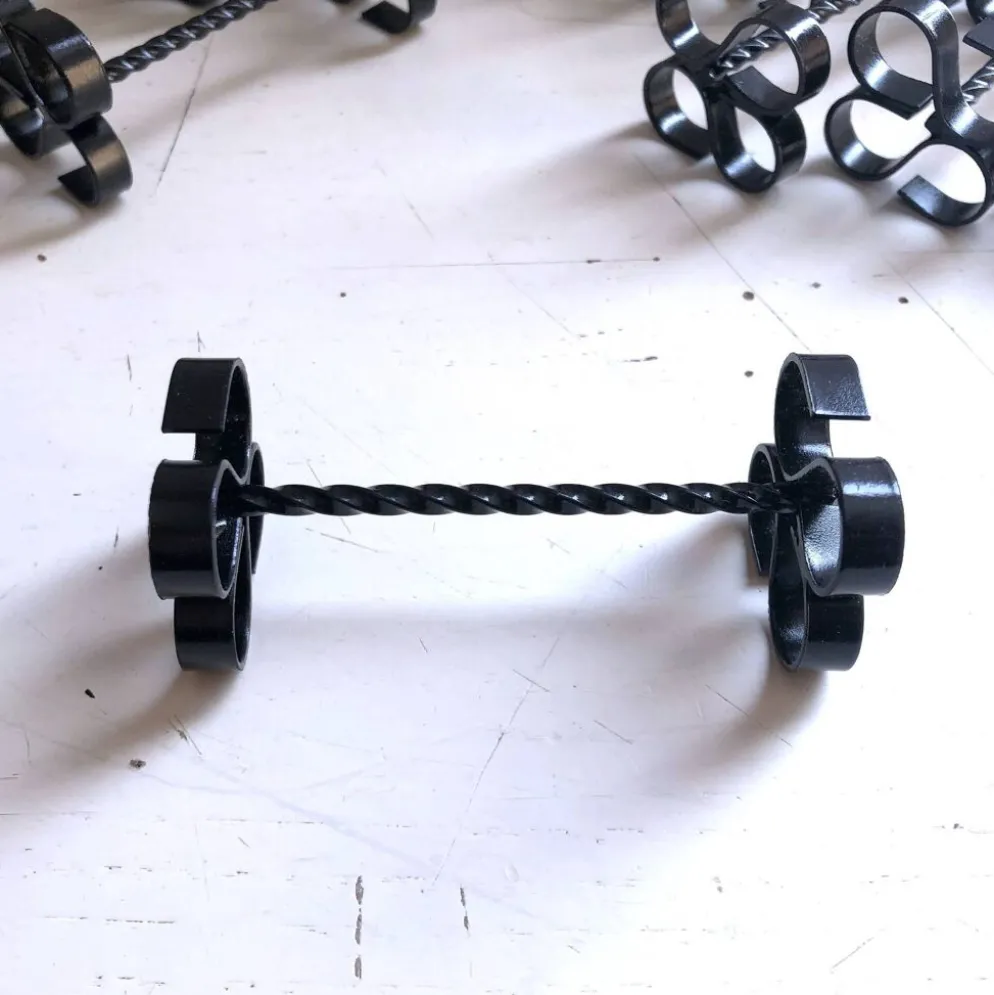 Coffret de 12 porte-couteaux ou couverts en fer forgé torsadé vintage