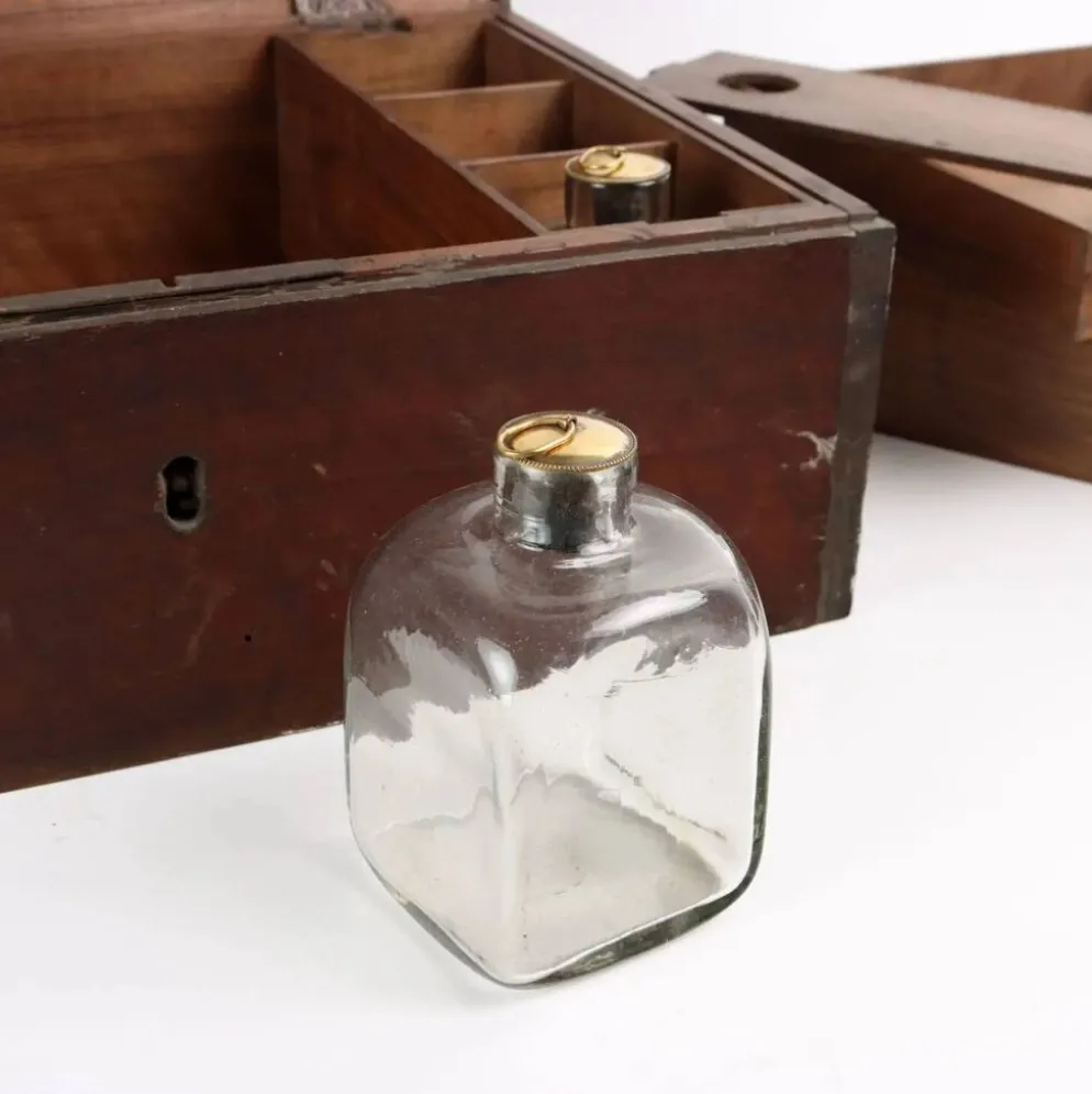 Coffret de voyage ancien en noyer, nécessaire d’écriture, Italie, XIXe siècle