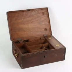 Coffret de voyage ancien en noyer, nécessaire d’écriture, Italie, XIXe siècle