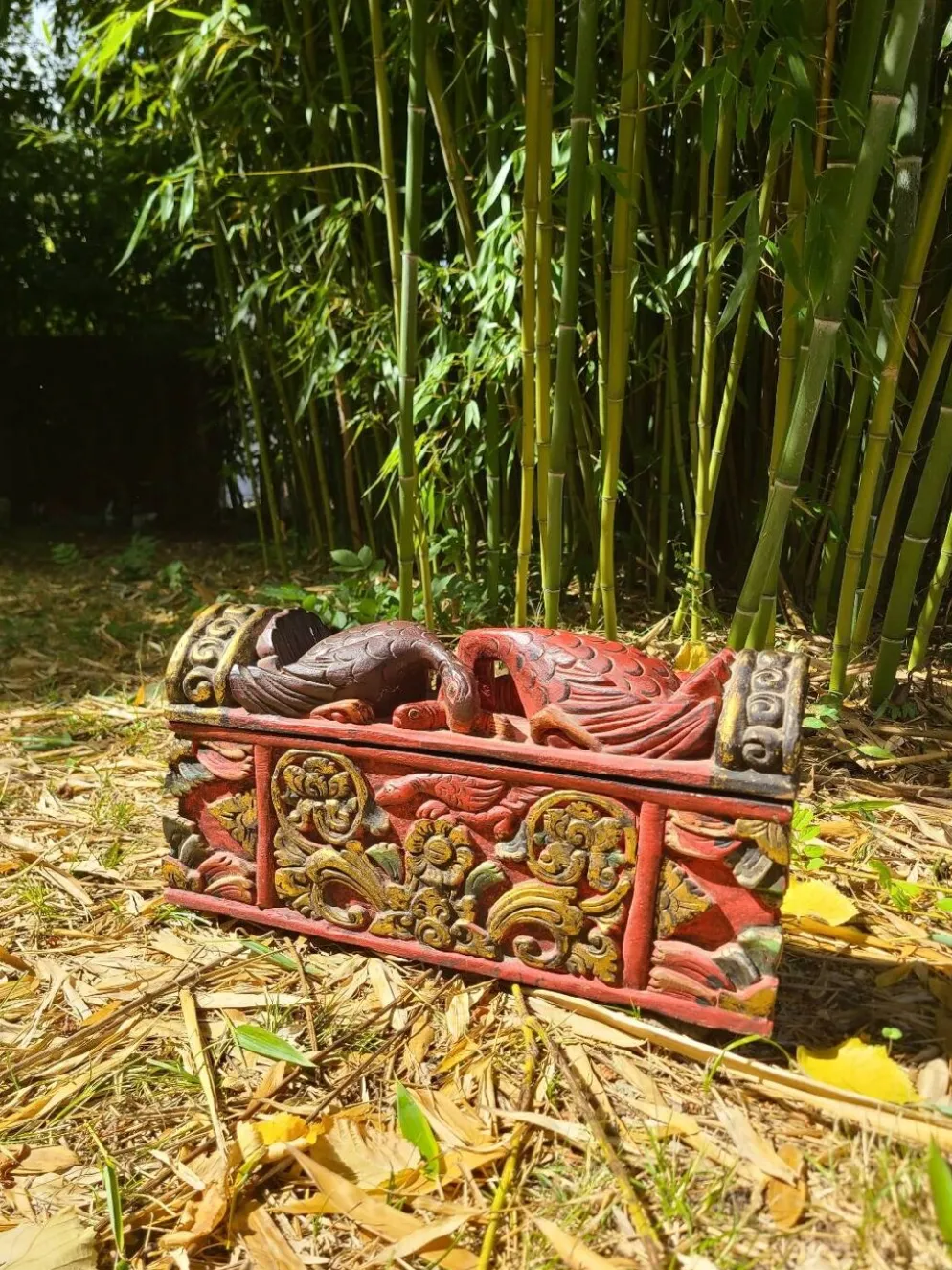 Coffret en bois sculpté balinais