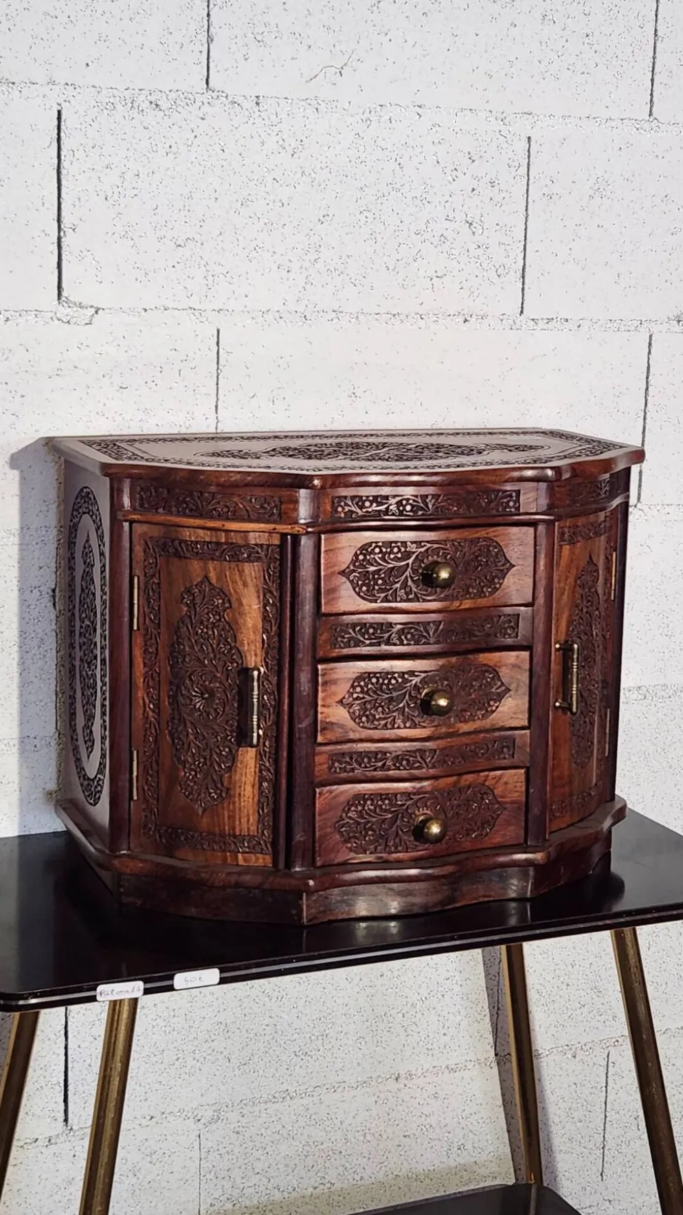 Coffret/meuble à bijoux en bois sculpté à la main style indien