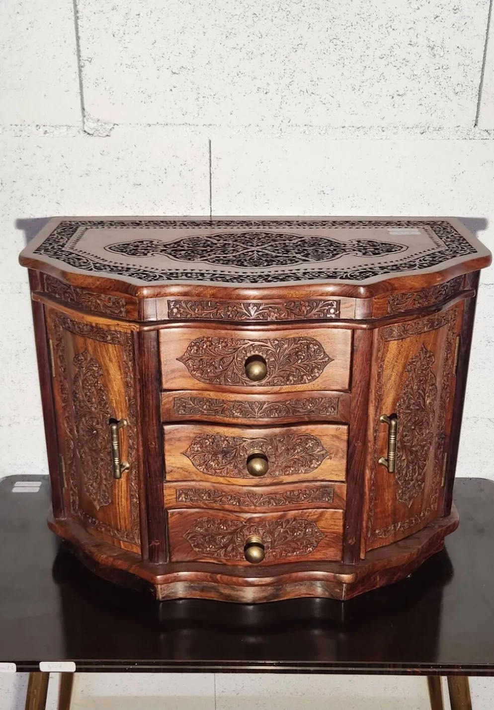 Coffret/meuble à bijoux en bois sculpté à la main style indien