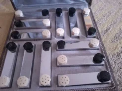 Coffret 12 portes couteaux art déco ( salière, poivrière)