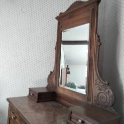 Coiffeuse ancienne