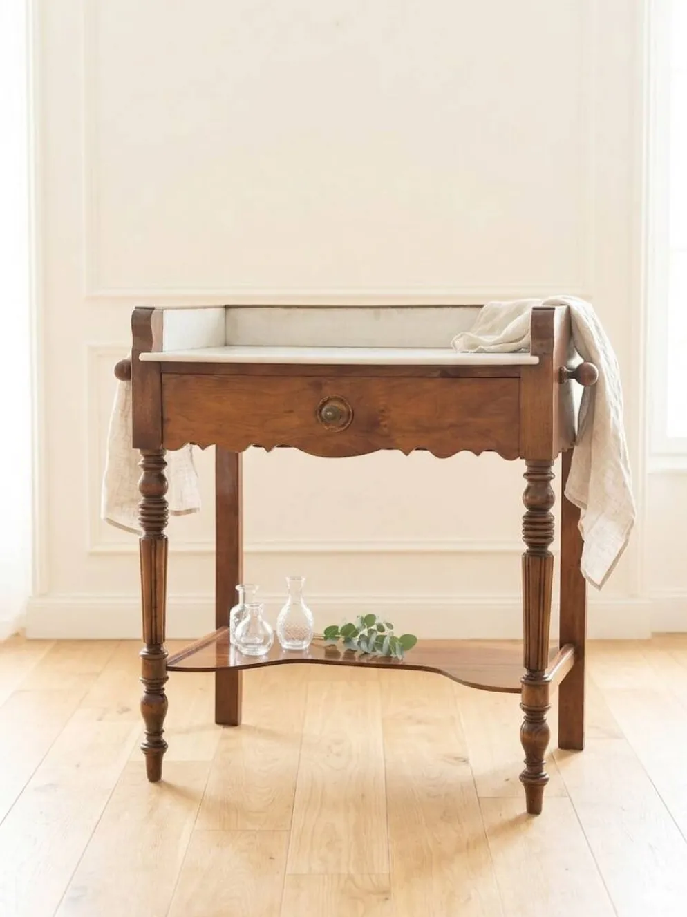 Coiffeuse ancienne console vintage en noyer style art déco Louis Philippe