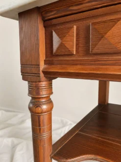 Coiffeuse ancienne style Louis XVI en bois et marbre blanc veiné