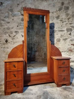 Coiffeuse art déco en acajou avec miroir biseauté inclinable, France, années 1920–1930