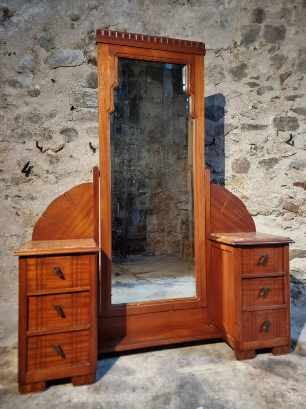 Coiffeuse art déco en acajou avec miroir biseauté inclinable, France, années 1920–1930