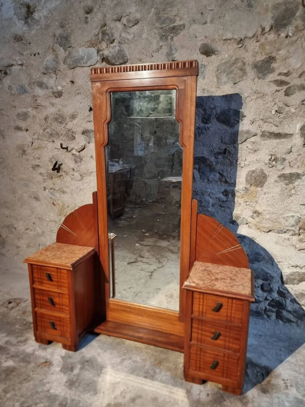 Coiffeuse art déco en acajou avec miroir biseauté inclinable, France, années 1920–1930