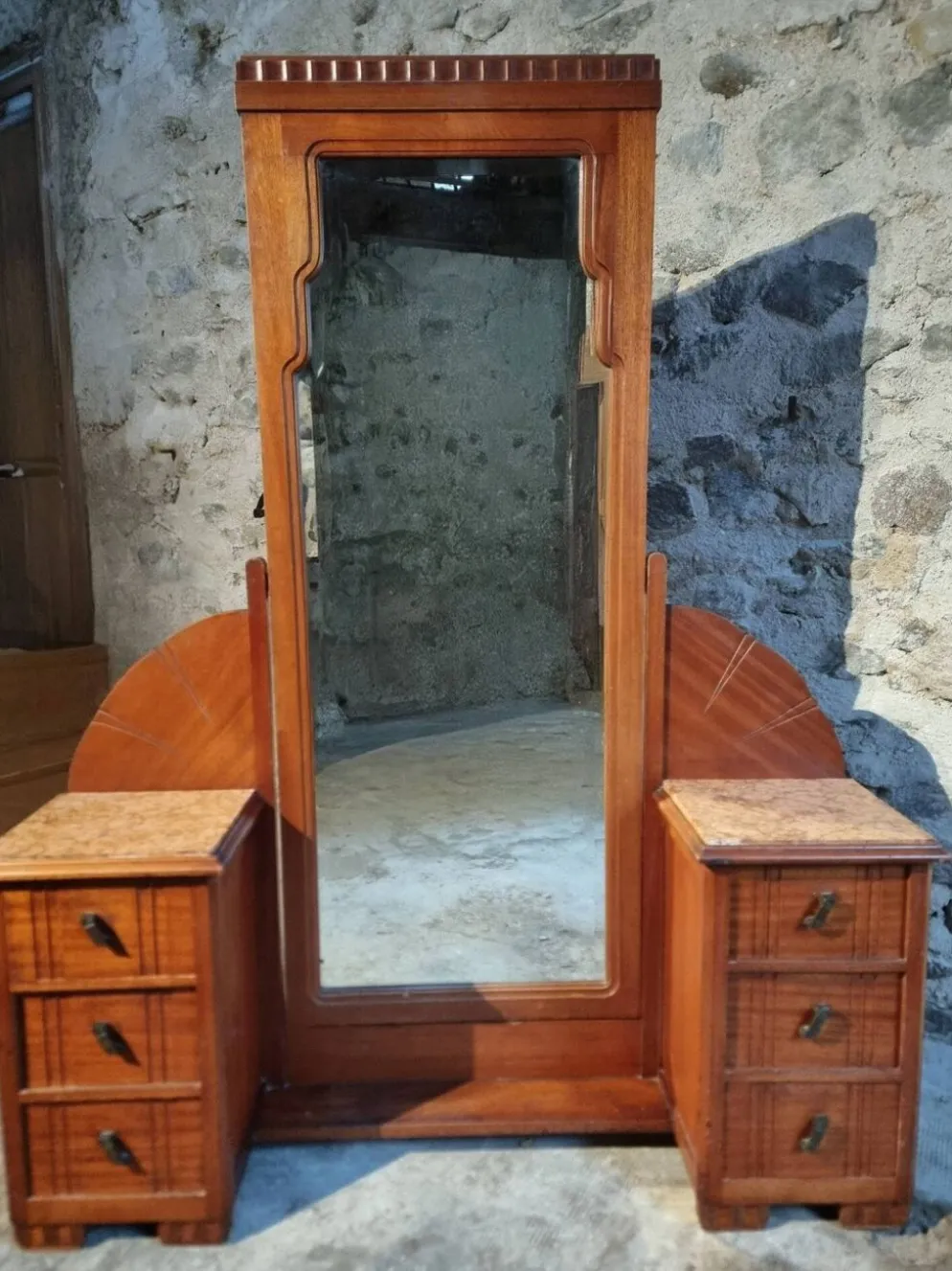 Coiffeuse art déco en acajou avec miroir biseauté inclinable, France, années 1920–1930